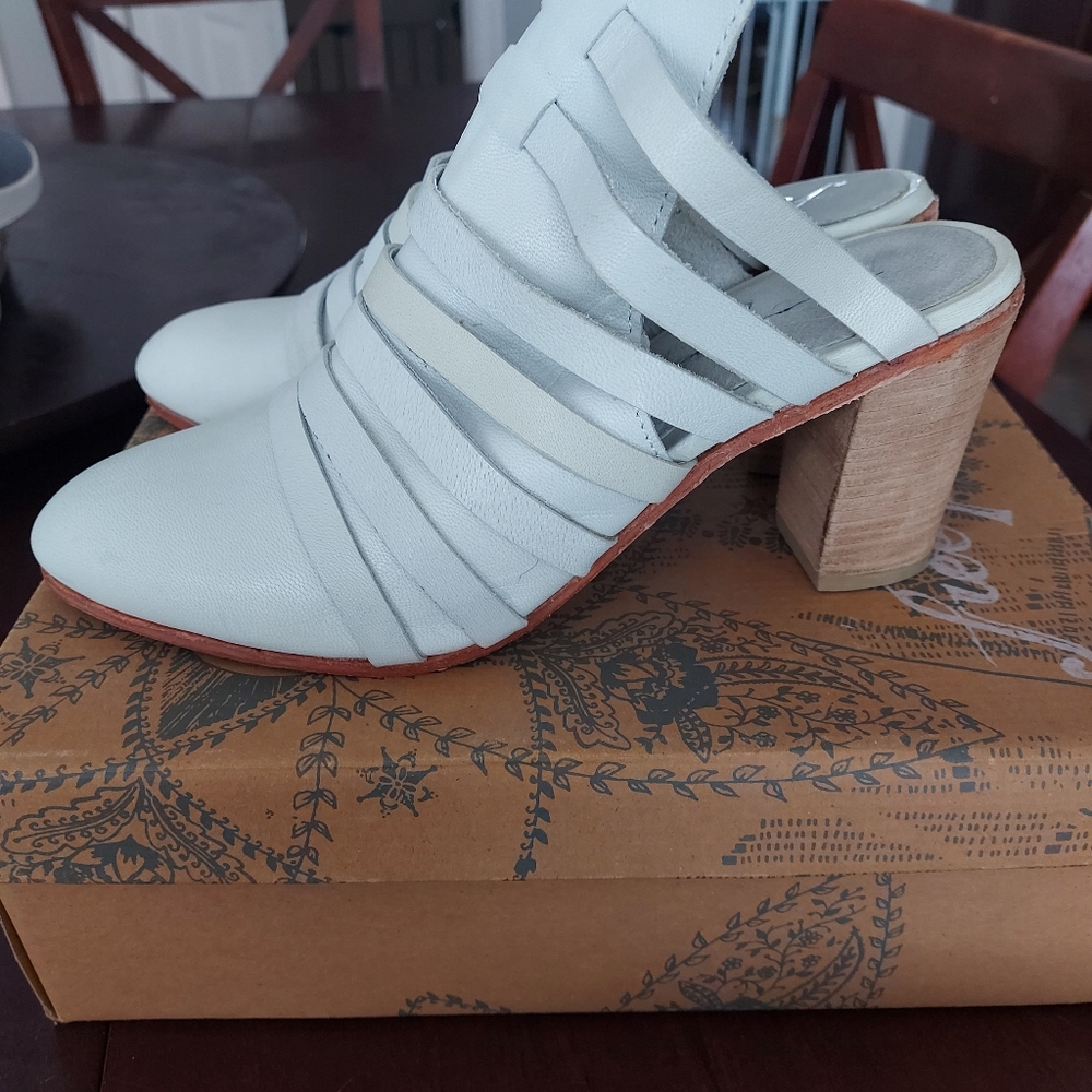 Free People BYRON STRAPPY MULE  Size EU 41 or US 11 Color coconut milk